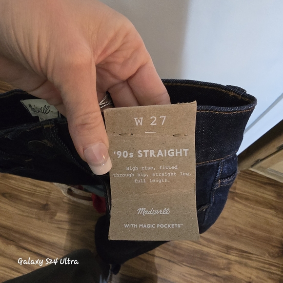 Madewell '90s Straight Leg Jeans - Dark Wash - Picture 5 of 7